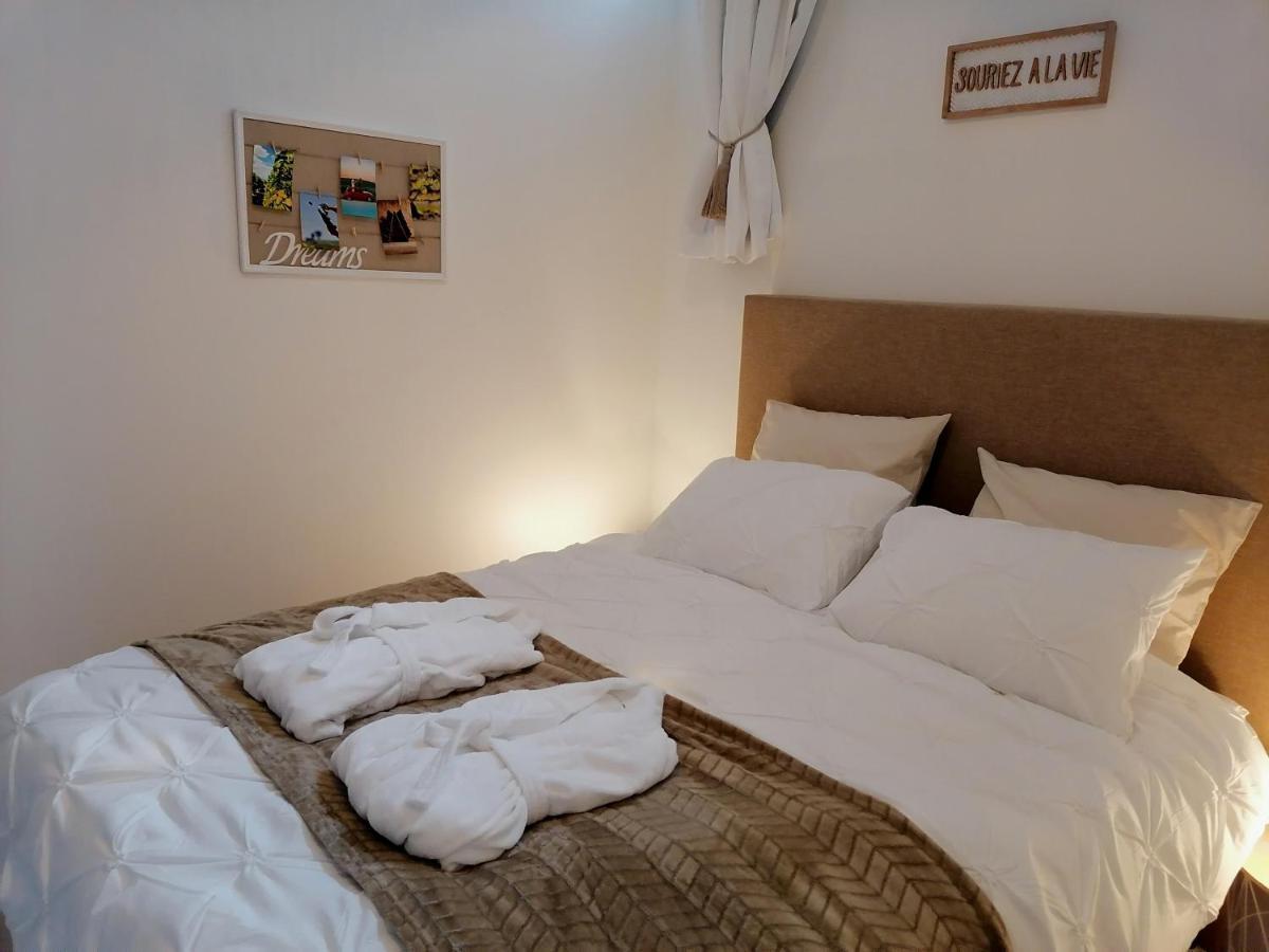 La Clef Des Bulles Apartment เอแปร์เน ภายนอก รูปภาพ