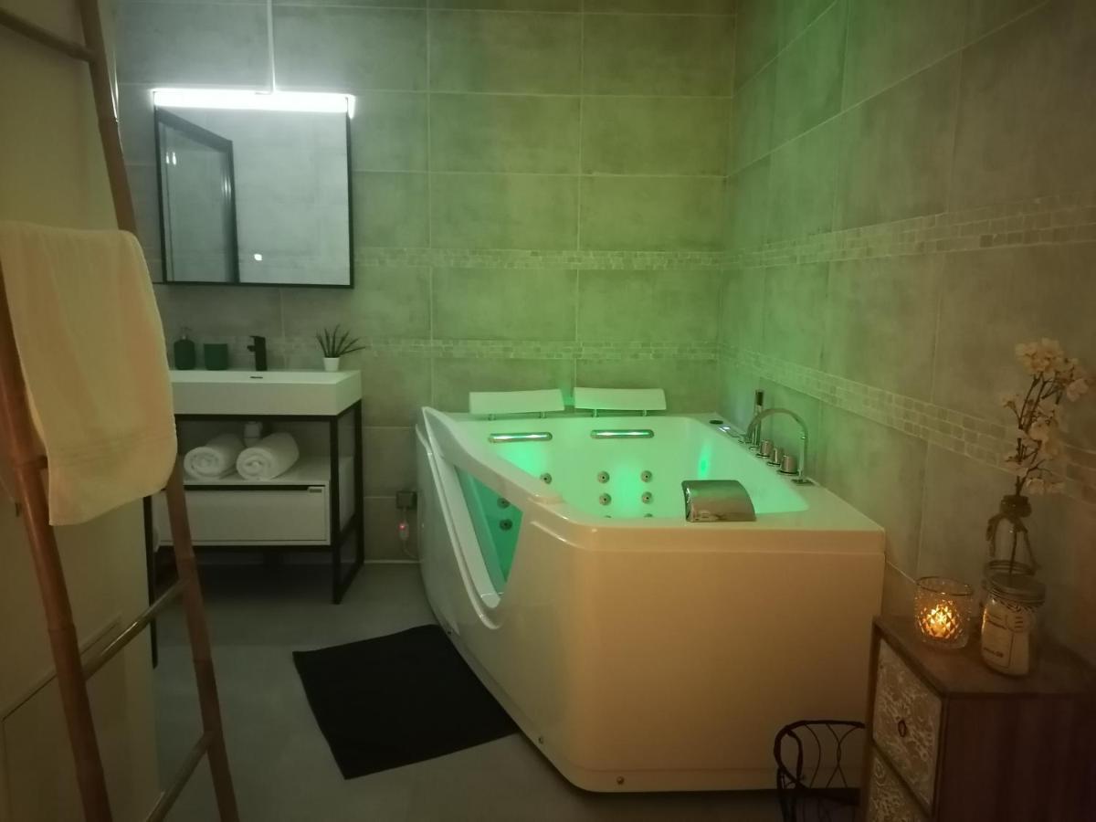 La Clef Des Bulles Apartment เอแปร์เน ภายนอก รูปภาพ